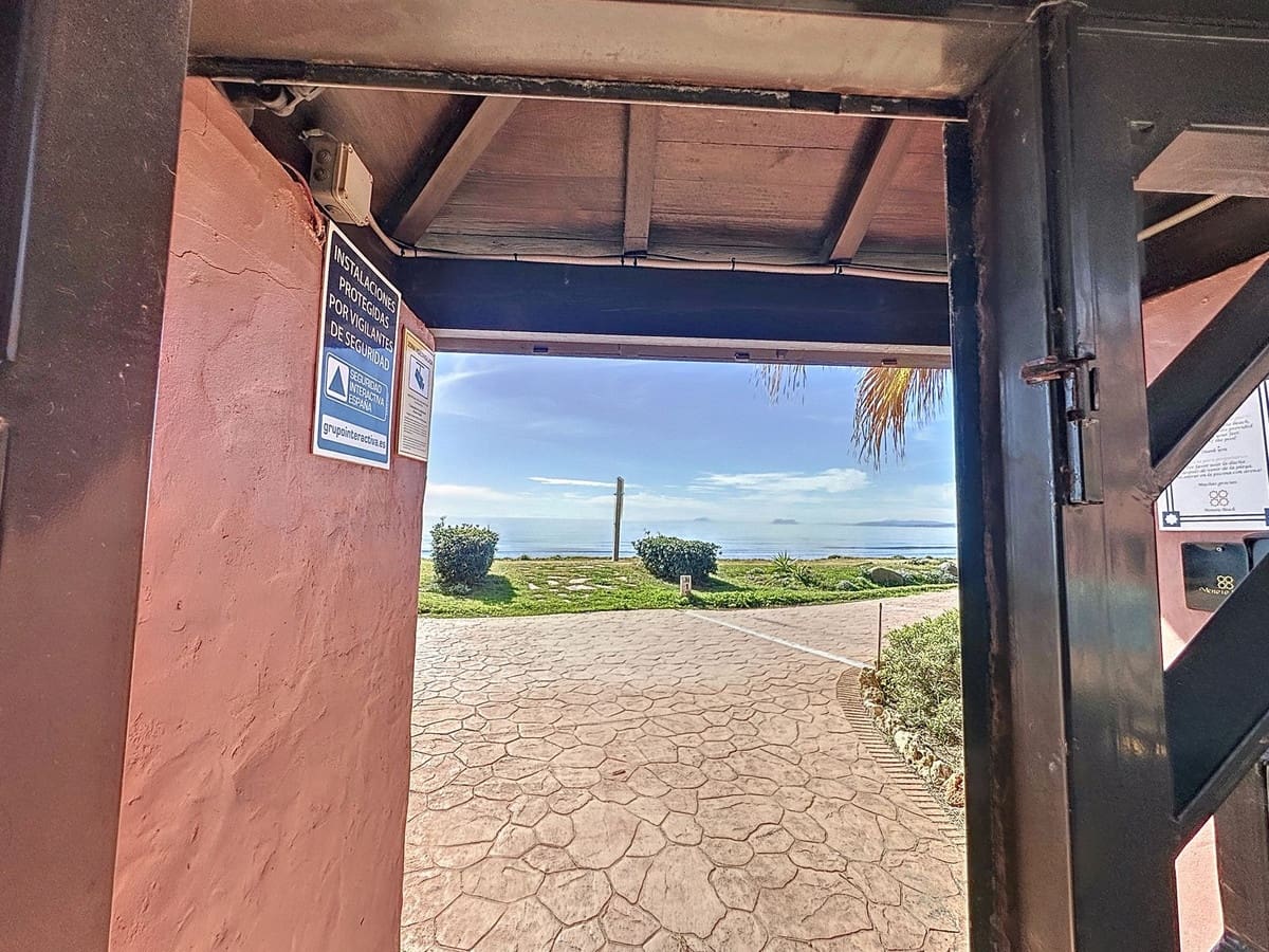 3 camera da letto Appartamento sulla Spiaggia in vendita in Costalita con piscina garage - 1.380.000 € (Rif: 9699188)