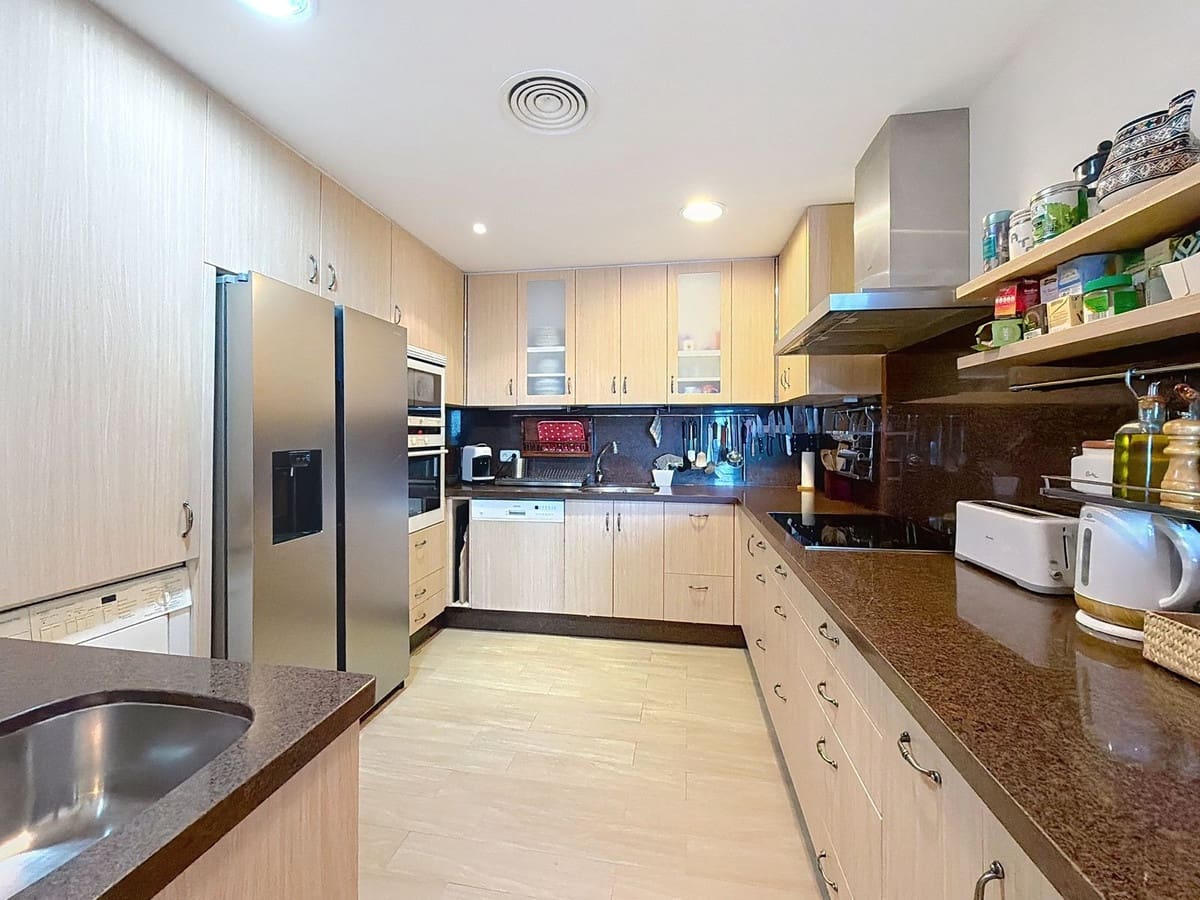 3 bedroom Beach Apartment for sale in Costalita with pool garage - € 1,380,000 (Ref: 9699188)