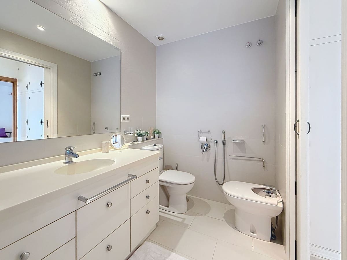 3 bedroom Beach Apartment for sale in Costalita with pool garage - € 1,380,000 (Ref: 9699188)