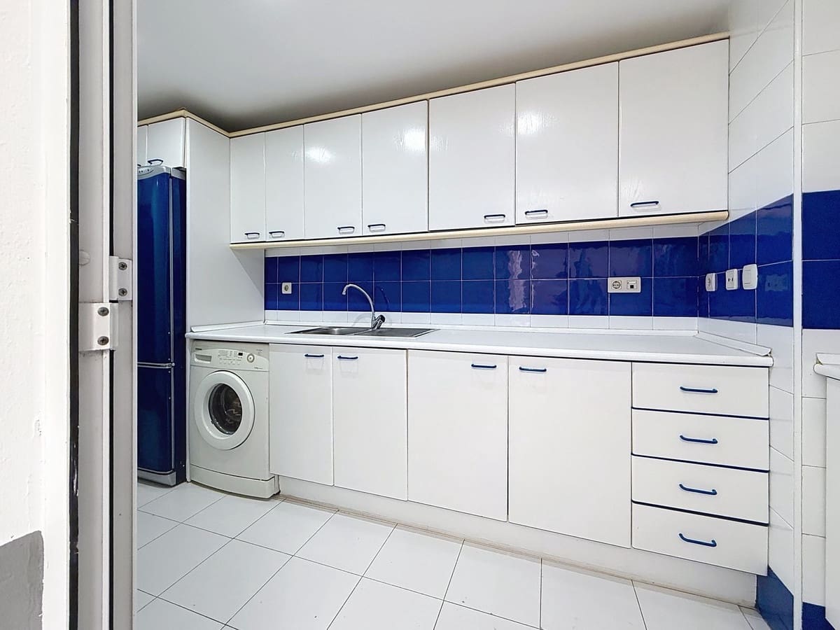 2 bedroom Apartment for sale in San Pedro de Alcantara with pool - € 267,000 (Ref: 9699189)