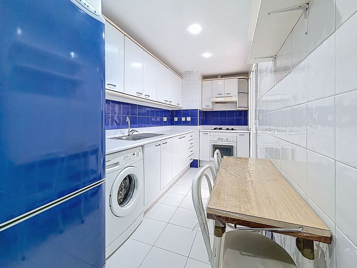 2 bedroom Apartment for sale in San Pedro de Alcantara with pool - € 267,000 (Ref: 9699189)