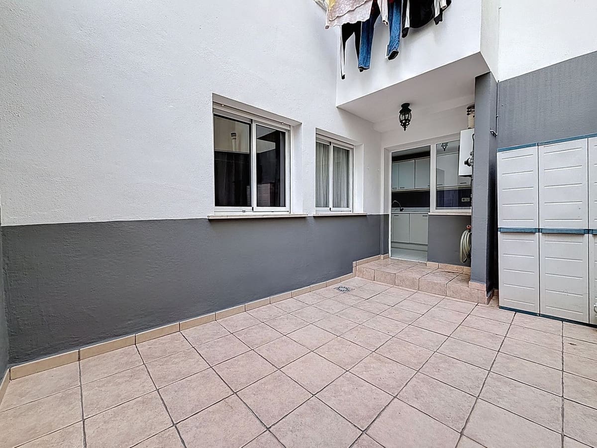 2 bedroom Apartment for sale in San Pedro de Alcantara with pool - € 267,000 (Ref: 9699189)