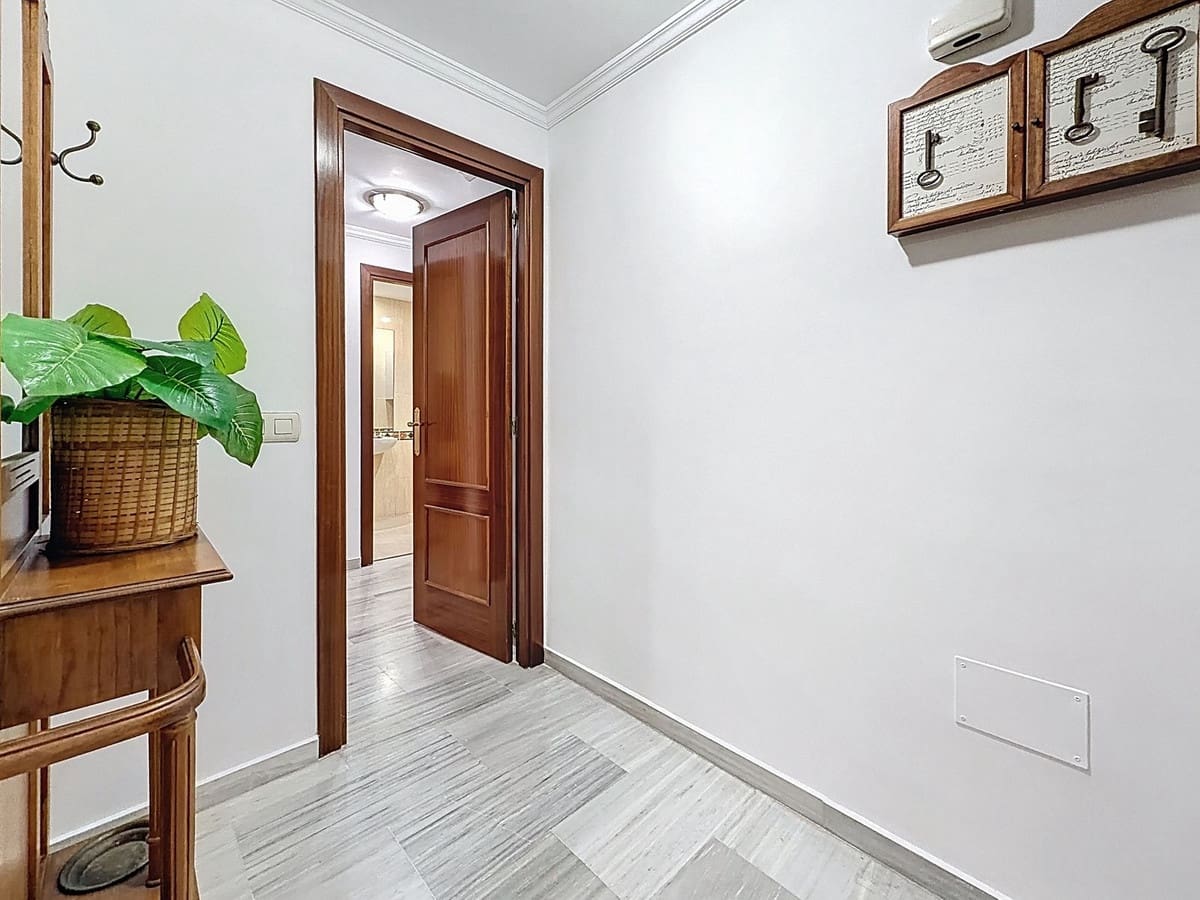 2 bedroom Apartment for sale in San Pedro de Alcantara with pool - € 267,000 (Ref: 9699189)