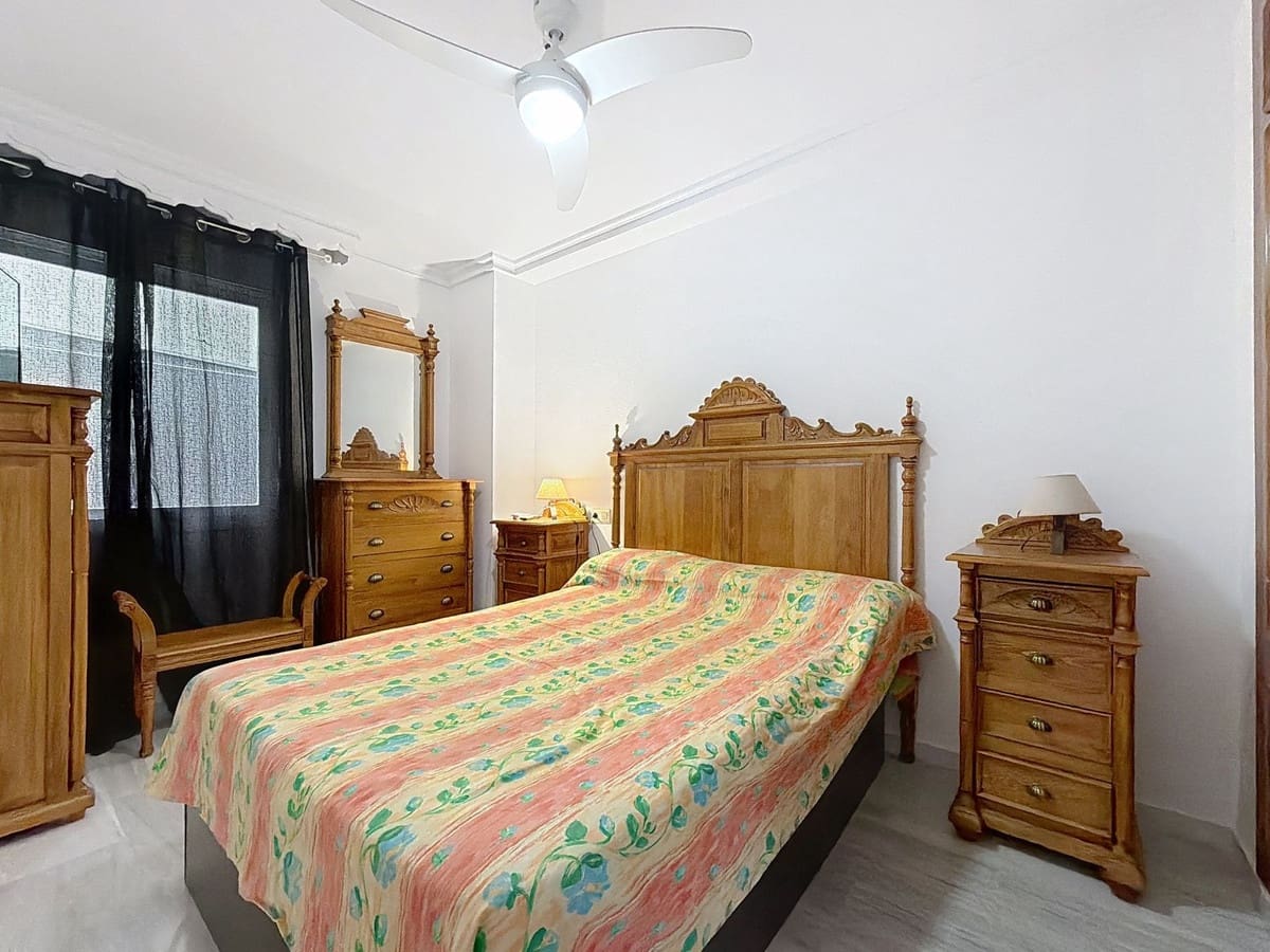 2 bedroom Apartment for sale in San Pedro de Alcantara with pool - € 267,000 (Ref: 9699189)