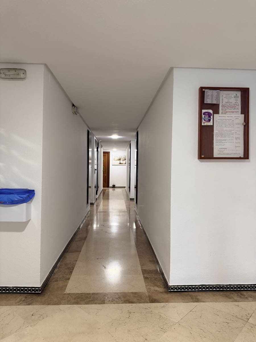 2 bedroom Apartment for sale in San Pedro de Alcantara with pool - € 267,000 (Ref: 9699189)