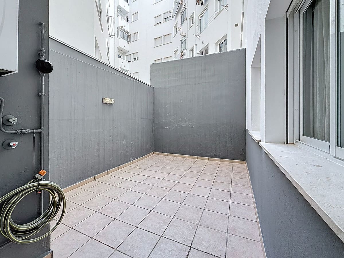 2 bedroom Apartment for sale in San Pedro de Alcantara with pool - € 267,000 (Ref: 9699189)