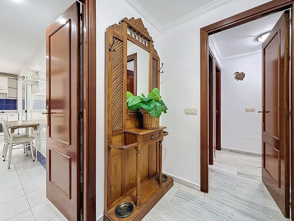 2 bedroom Apartment for sale in San Pedro de Alcantara with pool - € 267,000 (Ref: 9699189)