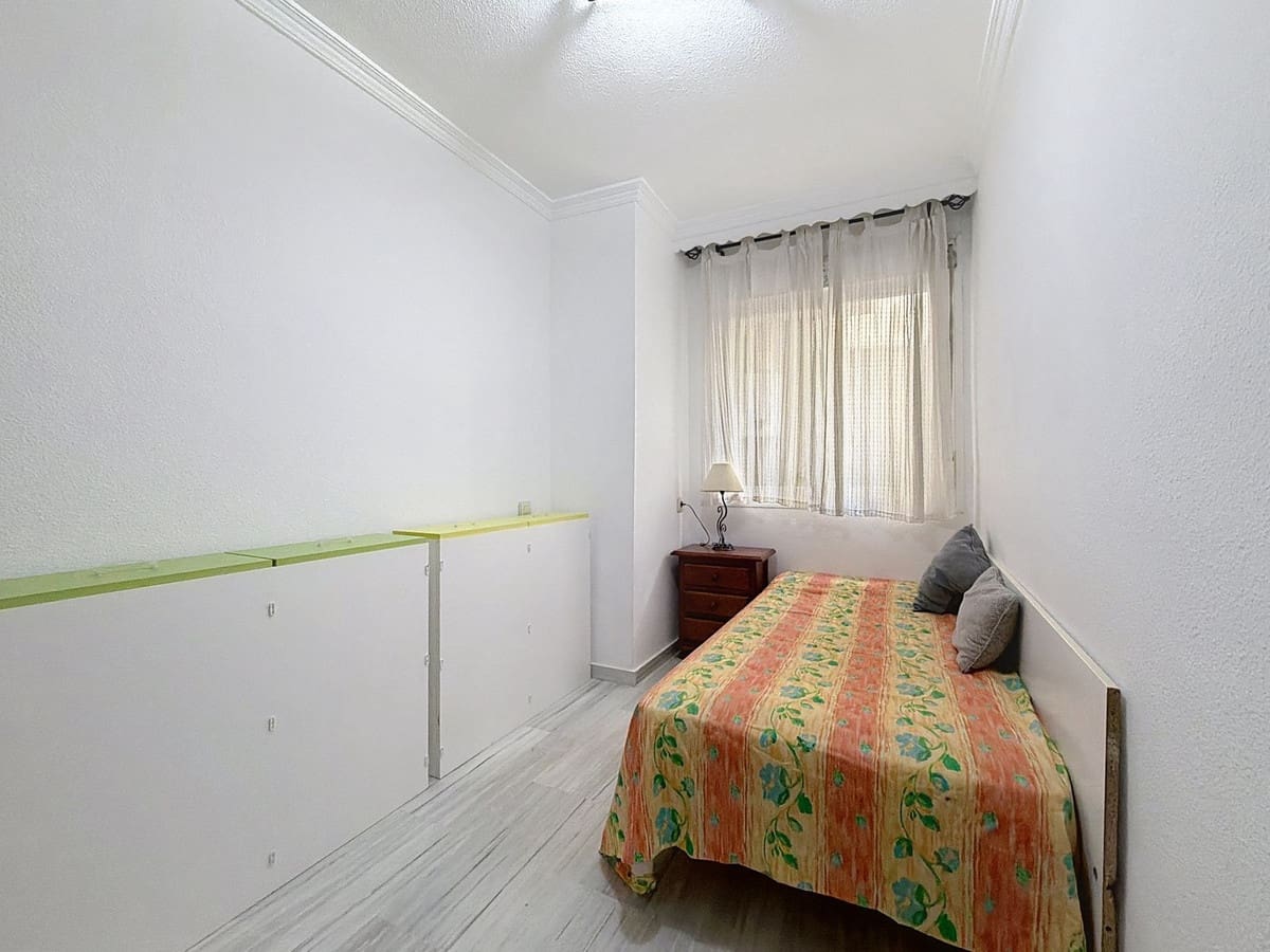 2 bedroom Apartment for sale in San Pedro de Alcantara with pool - € 267,000 (Ref: 9699189)