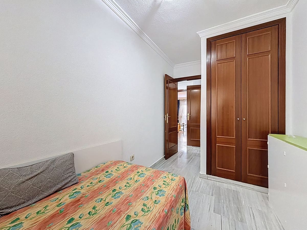 2 bedroom Apartment for sale in San Pedro de Alcantara with pool - € 267,000 (Ref: 9699189)