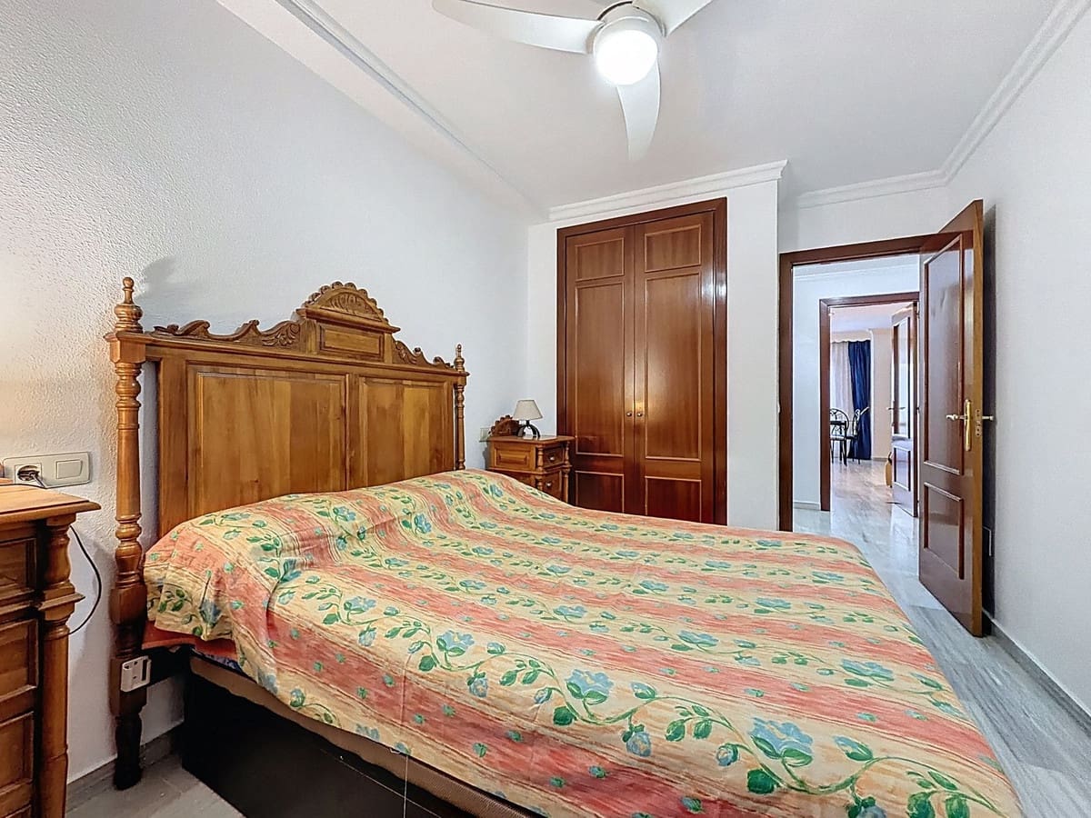 2 bedroom Apartment for sale in San Pedro de Alcantara with pool - € 267,000 (Ref: 9699189)