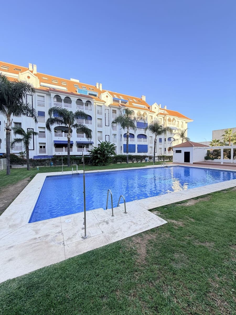 2 bedroom Apartment for sale in San Pedro de Alcantara with pool - € 267,000 (Ref: 9699189)