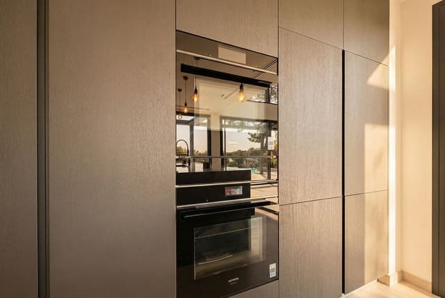 4 slaapkamer Villa te koop in Elviria, Marbella met zwembad garage - € 2.999.000 (Ref: 9699190)