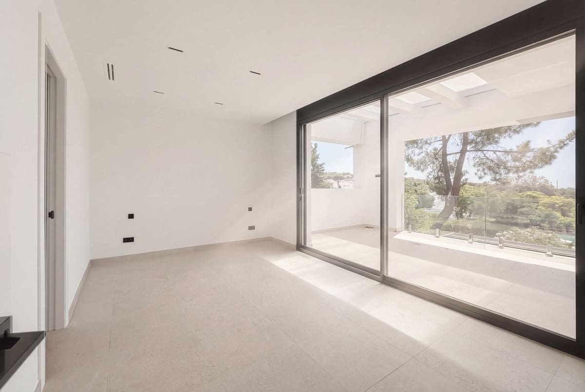 4 bedroom Villa for sale in Elviria with pool garage - € 2,999,000 (Ref: 9699190)