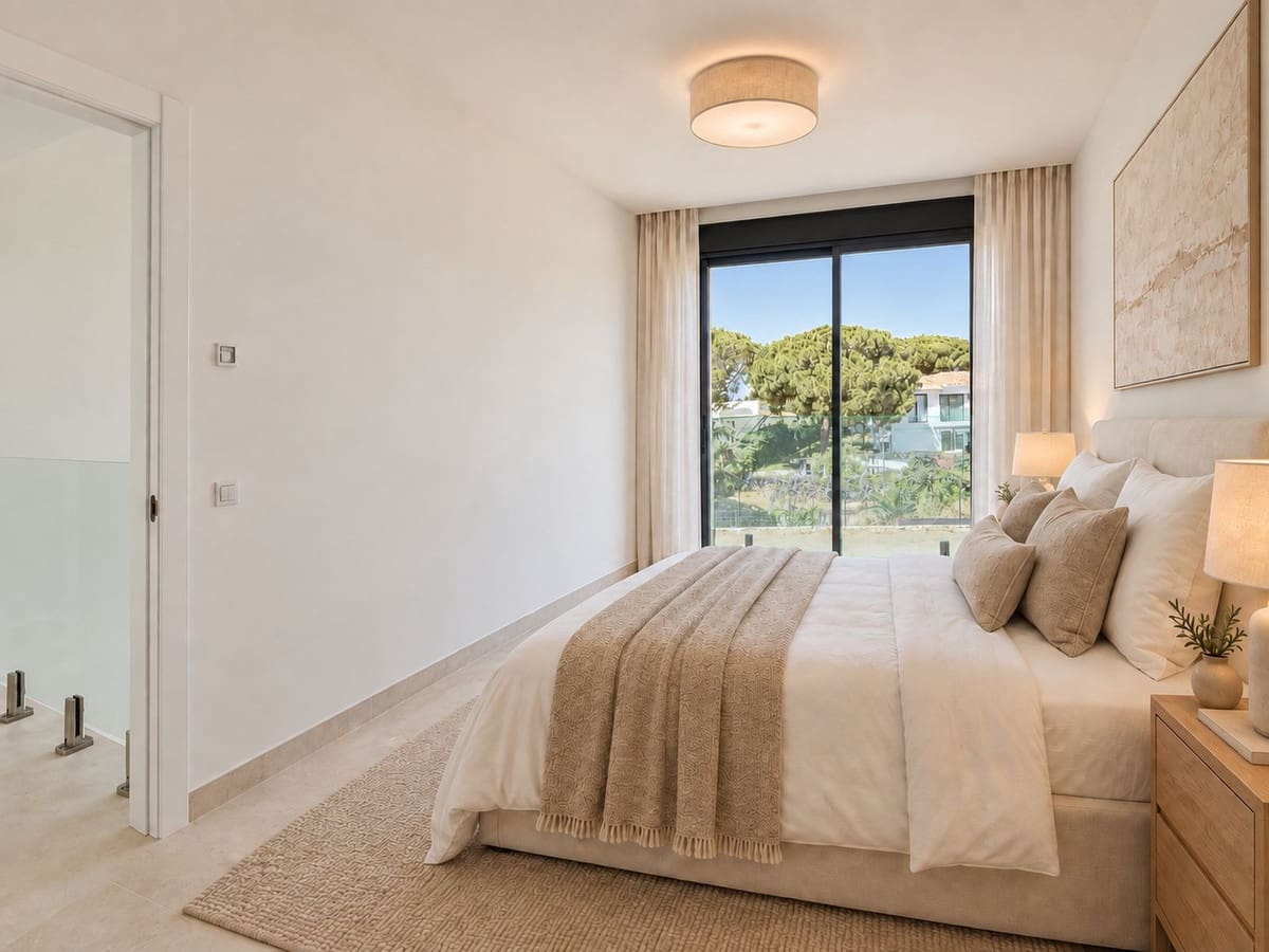 4 bedroom Villa for sale in Elviria with pool garage - € 2,900,000 (Ref: 9699190)