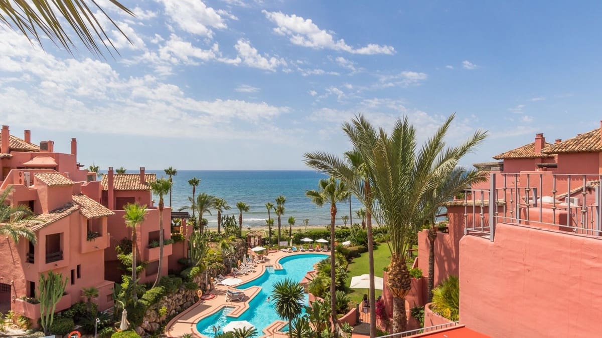 Ático de 3 habitaciones en Costalita en venta con piscina garaje - 1.799.000 € (Ref: 9699191)