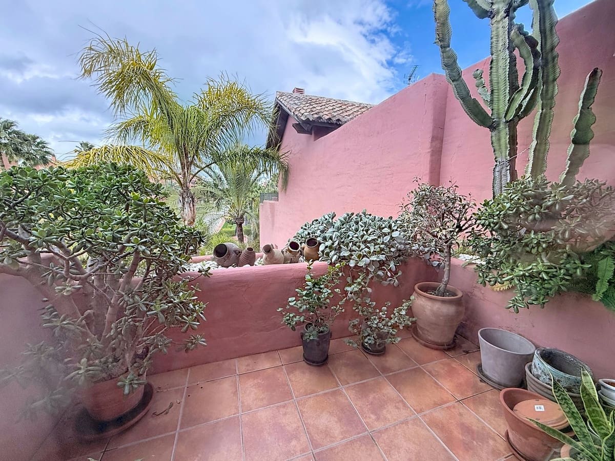 3 bedroom Penthouse for sale in Costalita with pool garage - € 1,799,000 (Ref: 9699191)