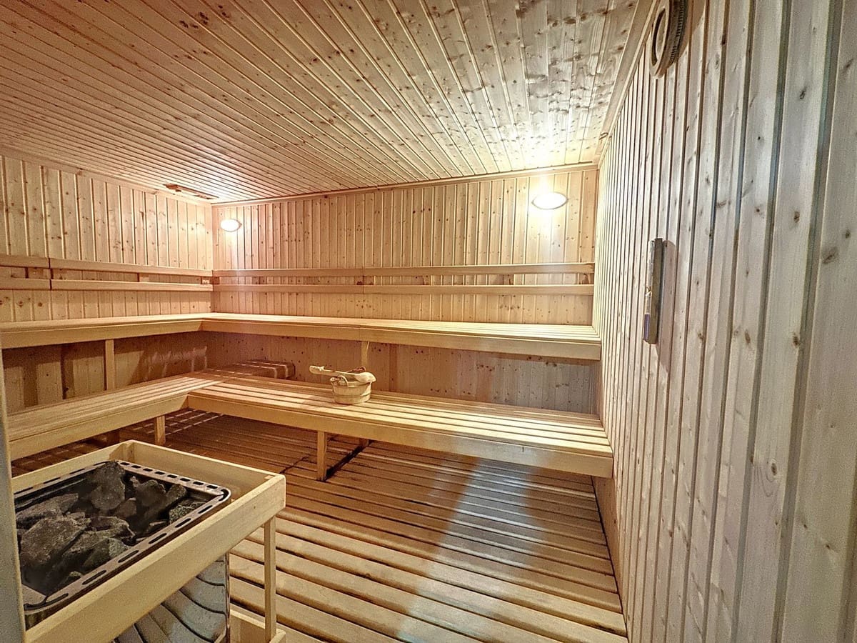 3 bedroom Penthouse for sale in Costalita with pool garage - € 1,799,000 (Ref: 9699191)