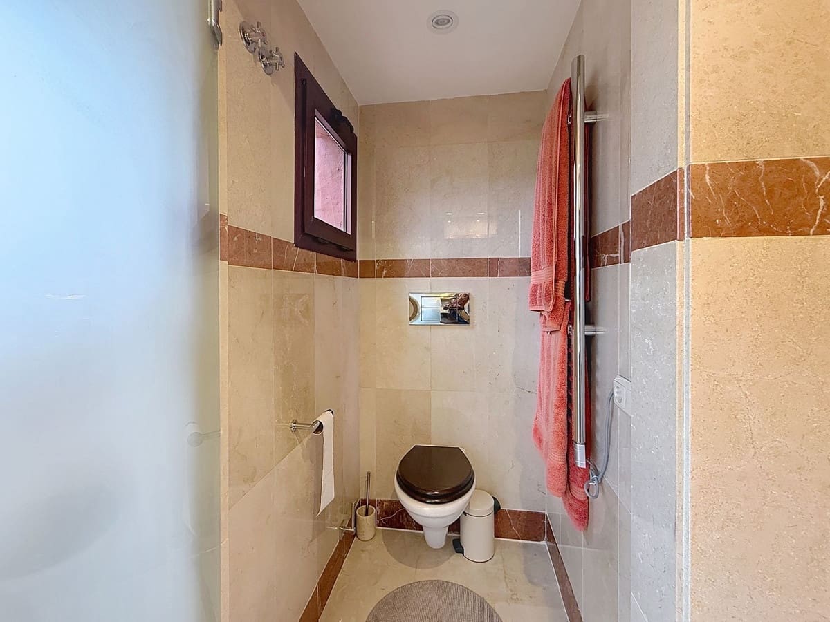 3 bedroom Penthouse for sale in Costalita with pool garage - € 1,799,000 (Ref: 9699191)