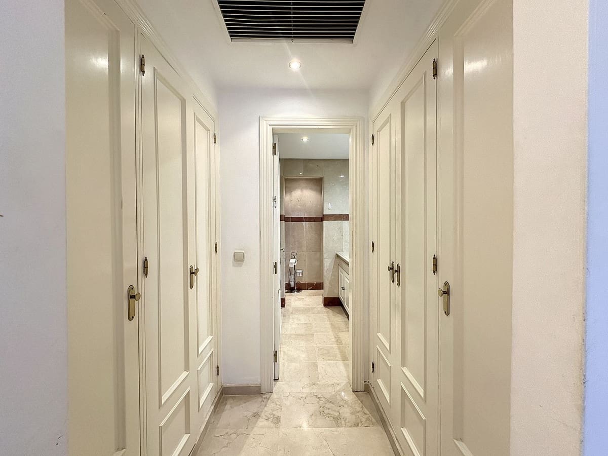 2 bedroom Beach Apartment for sale in Guadalmansa with pool garage - € 875,000 (Ref: 9699192)