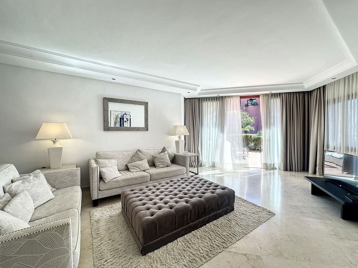 2 bedroom Beach Apartment for sale in Guadalmansa with pool garage - € 875,000 (Ref: 9699192)