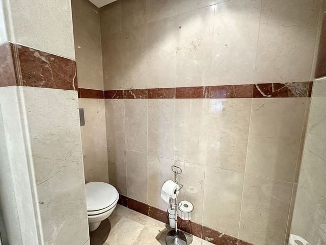 Apartamento Playa de 2 habitaciones en Resinera-Voladilla, Estepona en venta con piscina garaje - 875.000 € (Ref: 9699192)