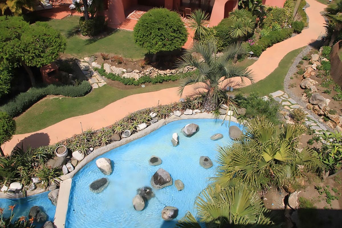 2 bedroom Beach Apartment for sale in Guadalmansa with pool garage - € 875,000 (Ref: 9699192)