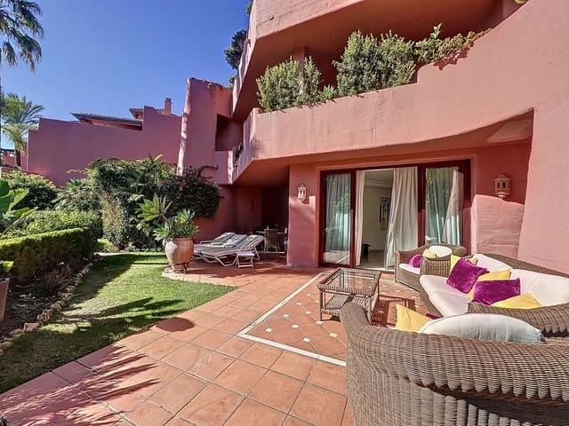 Apartamento Playa de 2 habitaciones en Resinera-Voladilla, Estepona en venta con piscina garaje - 875.000 € (Ref: 9699192)