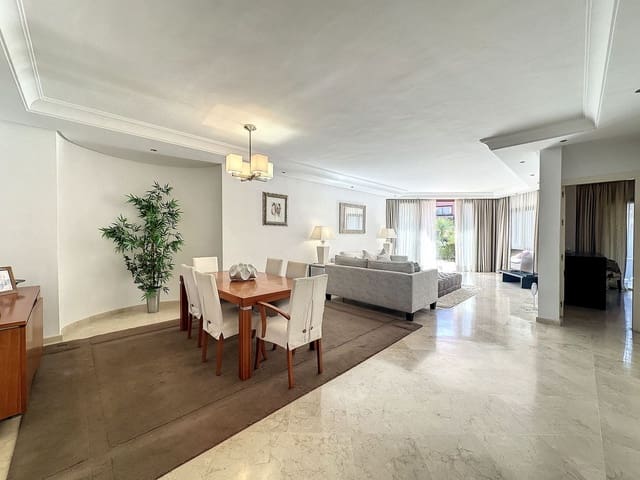 2 soveværelse Strandlejlighed til salg i Resinera-Voladilla, Estepona med swimmingpool garage - € 875.000 (Ref: 9699192)