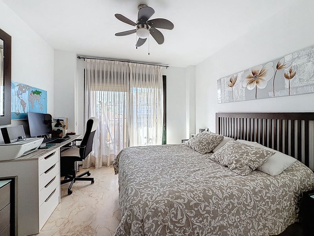 2 sypialnia Apartament na sprzedaż w New Golden Mile z basenem garażem - 315 000 € (Ref: 9699193)