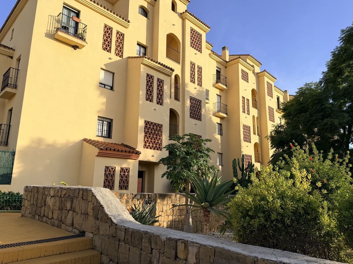 2 sypialnia Apartament na sprzedaż w New Golden Mile z basenem garażem - 315 000 € (Ref: 9699193)