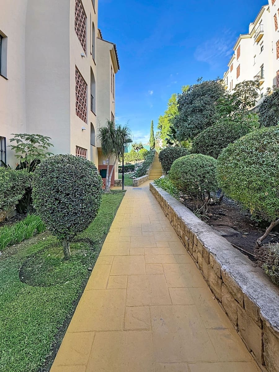 2 sypialnia Apartament na sprzedaż w New Golden Mile z basenem garażem - 315 000 € (Ref: 9699193)