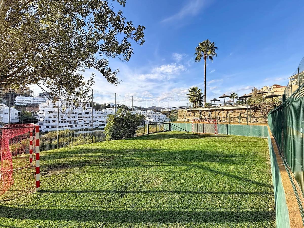 2 bedroom Apartment for sale in New Golden Mile with pool garage - € 315,000 (Ref: 9699193)