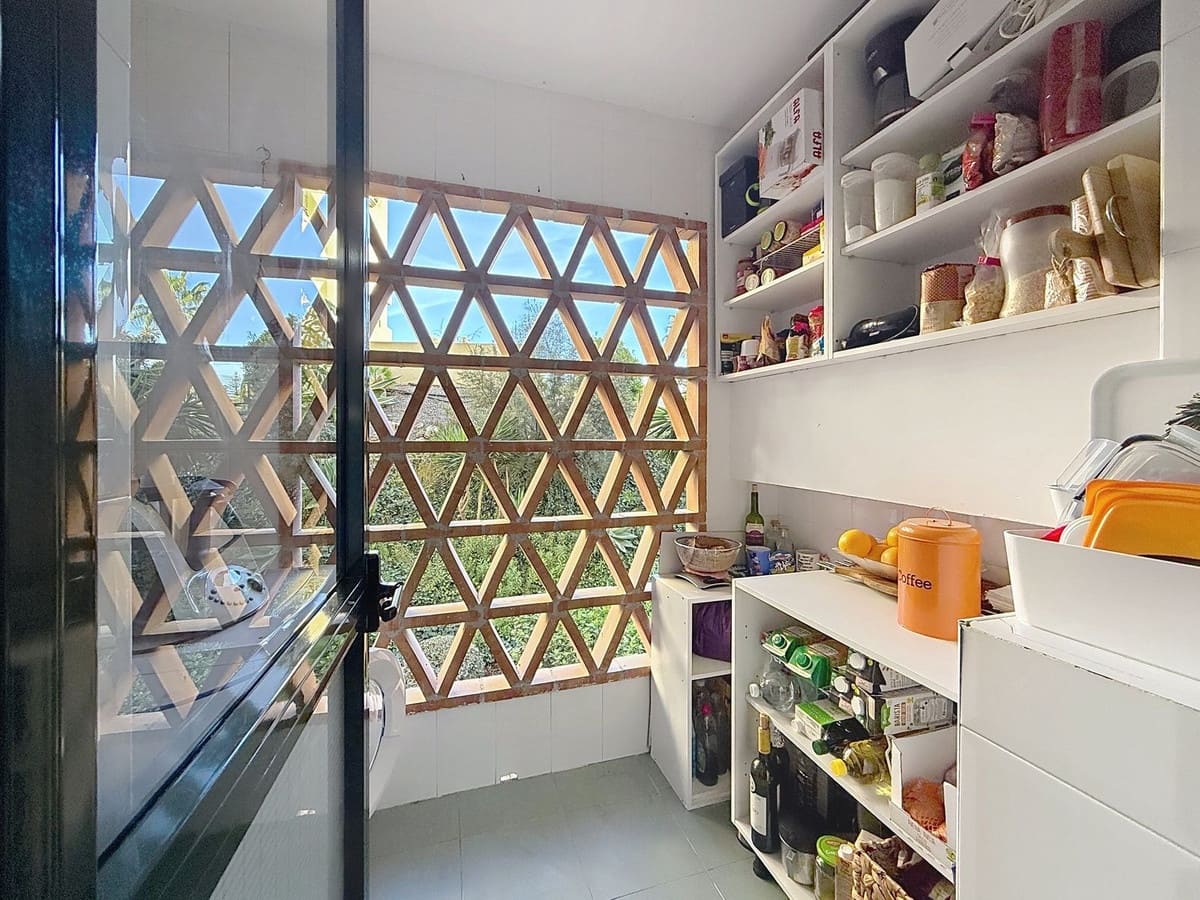 2 bedroom Apartment for sale in New Golden Mile with pool garage - € 315,000 (Ref: 9699193)