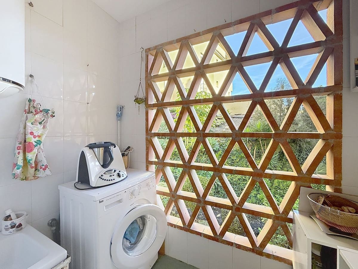 2 bedroom Apartment for sale in New Golden Mile with pool garage - € 315,000 (Ref: 9699193)