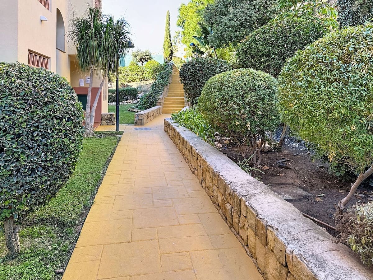 2 bedroom Apartment for sale in New Golden Mile with pool garage - € 315,000 (Ref: 9699193)