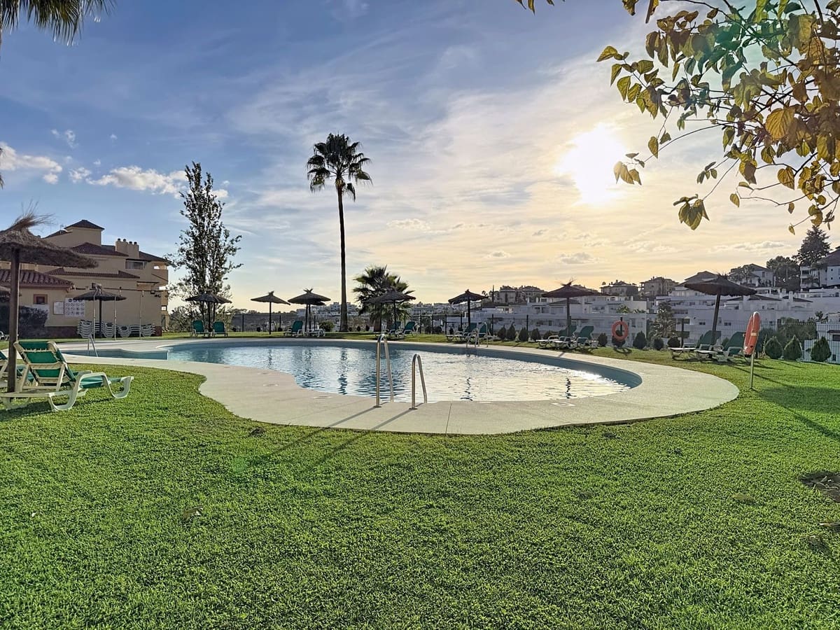 2 bedroom Apartment for sale in New Golden Mile with pool garage - € 315,000 (Ref: 9699193)