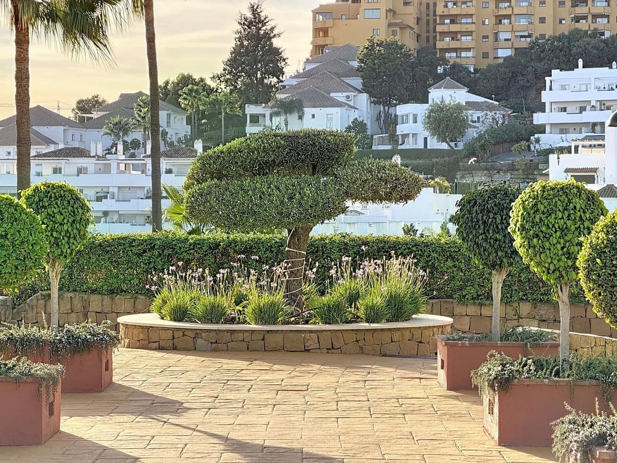 2 bedroom Apartment for sale in New Golden Mile with pool garage - € 315,000 (Ref: 9699193)