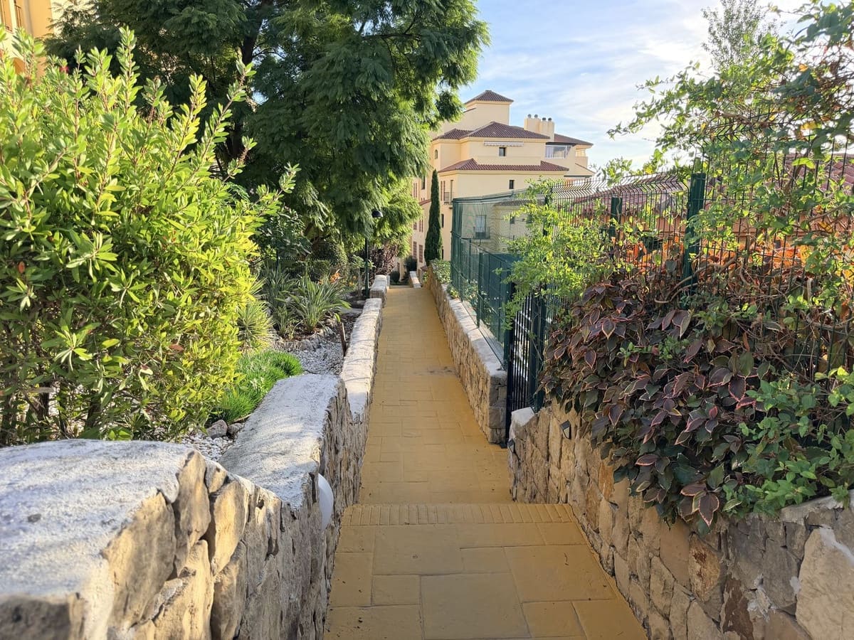 2 bedroom Apartment for sale in New Golden Mile with pool garage - € 315,000 (Ref: 9699193)