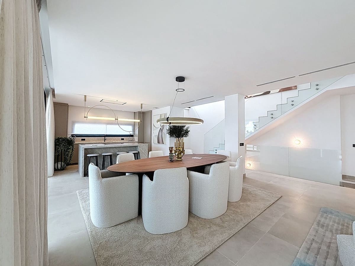 5 bedroom Villa for sale in Marbella with pool garage - € 4,600,000 (Ref: 9699194)