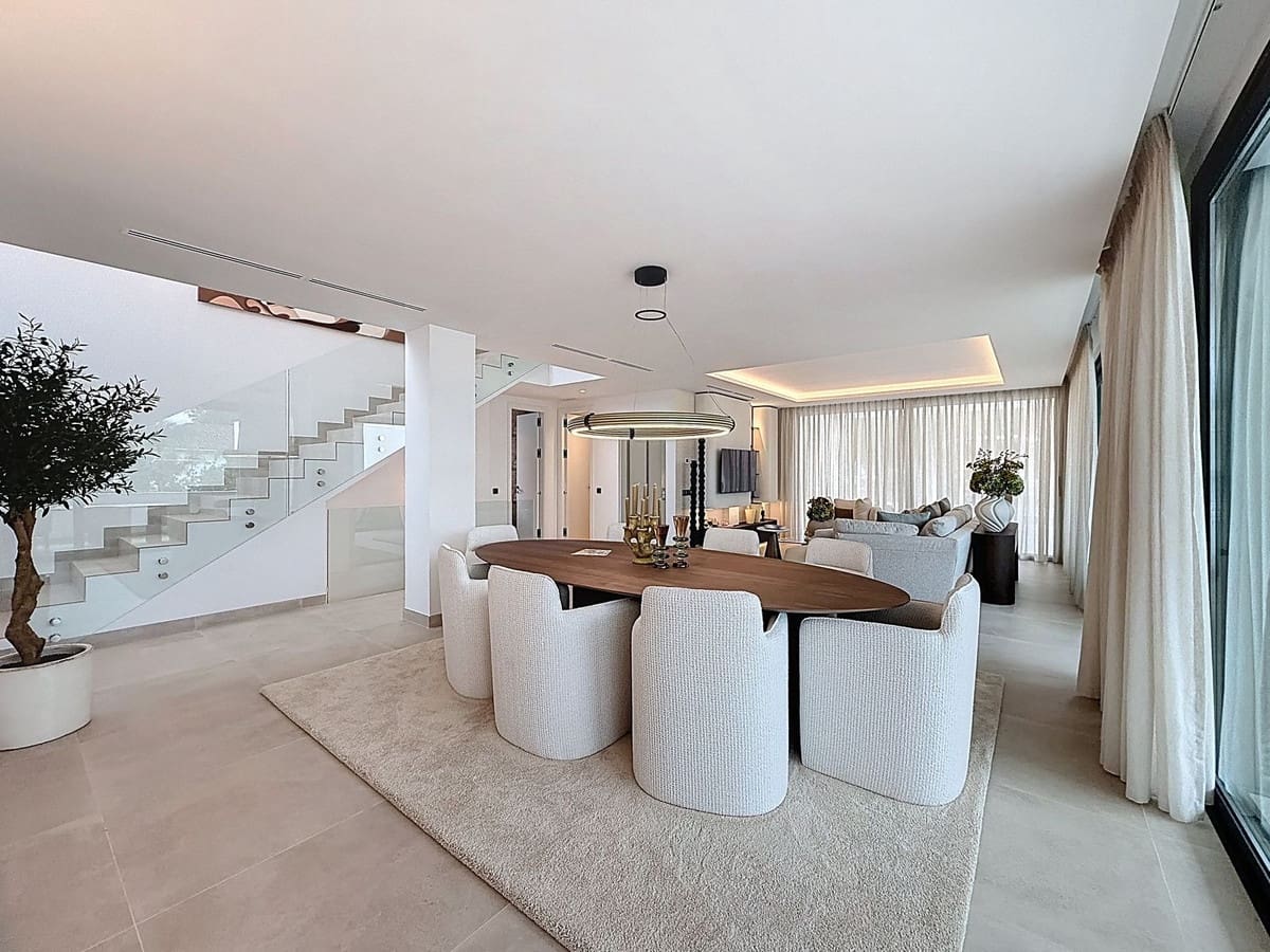 5 bedroom Villa for sale in Marbella with pool garage - € 4,600,000 (Ref: 9699194)