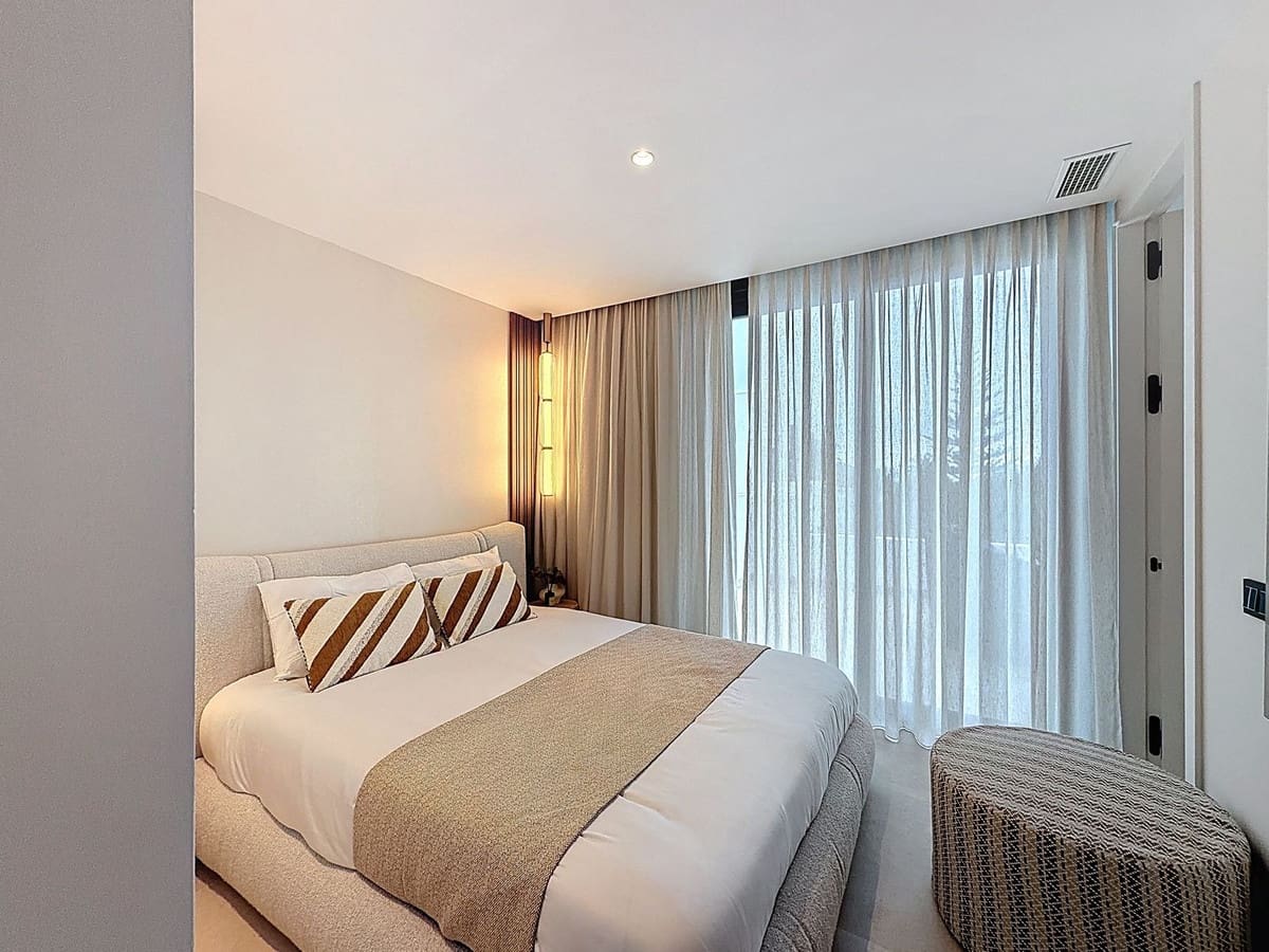 5 bedroom Villa for sale in Marbella with pool garage - € 4,600,000 (Ref: 9699194)