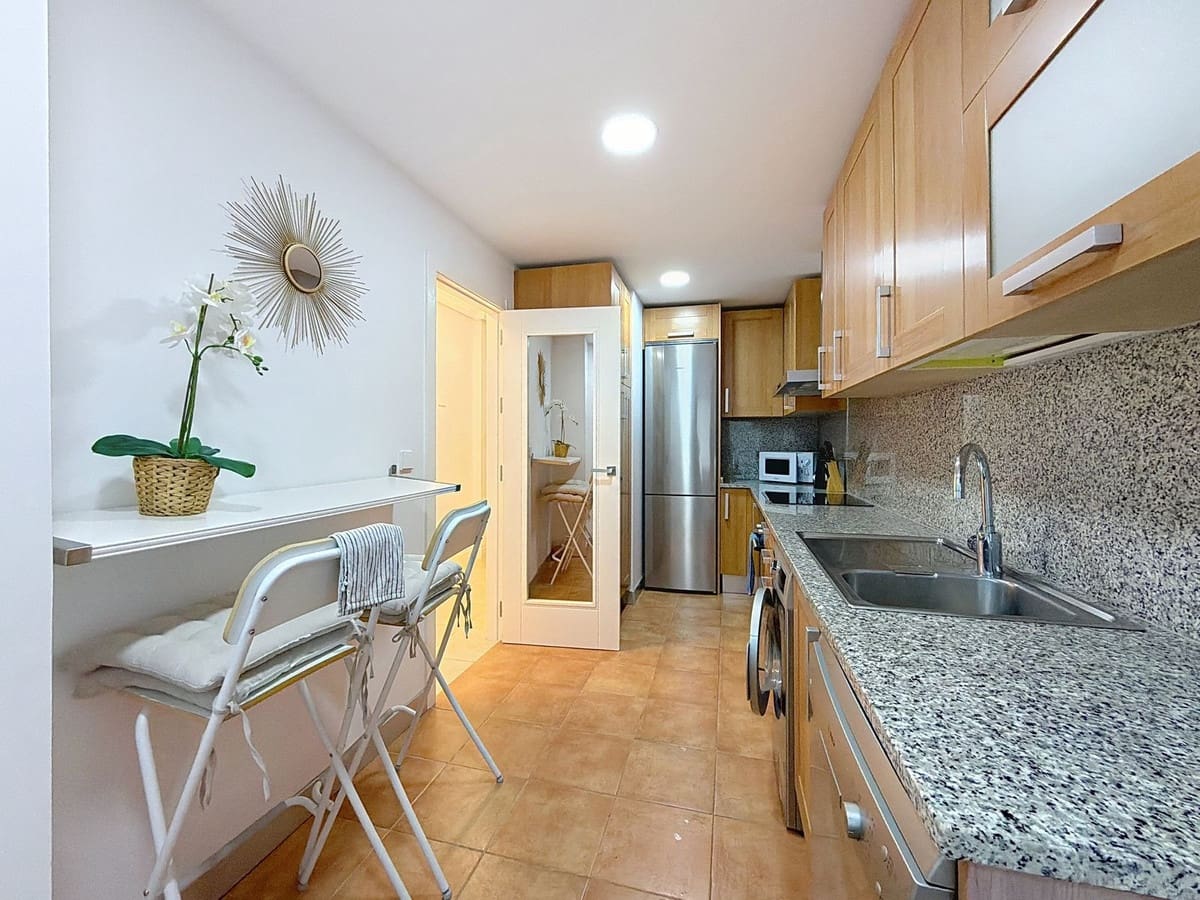 2 bedroom Apartment for sale in Estepona with pool garage - € 349,000 (Ref: 9699196)