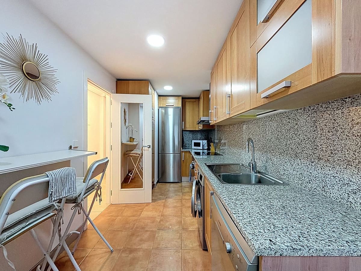 2 bedroom Apartment for sale in Estepona with pool garage - € 349,000 (Ref: 9699196)