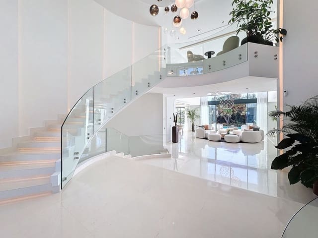 Chalet de 6 habitaciones en Sierra Blanca, Marbella en venta con piscina garaje - 10.970.000 € (Ref: 9699197)