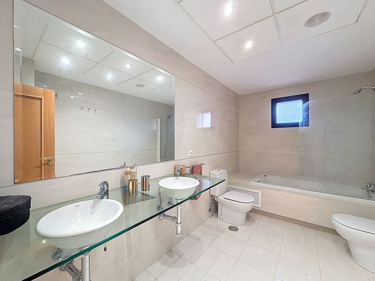 3 camera da letto Appartamento sulla Spiaggia in vendita in Costalita con piscina garage - 1.075.000 € (Rif: 9699198)