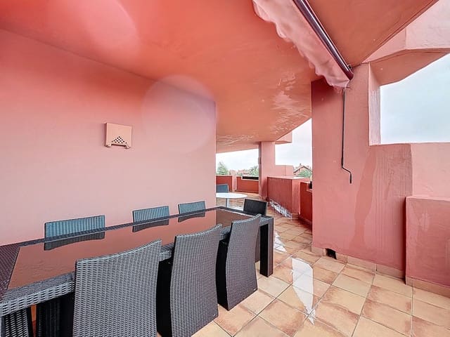 3 makuuhuone Ranta-asunto myytävänä paikassa Costalita, Estepona mukana uima-altaan 
autotalli - 1 075 000 € (Ref: 9699198)