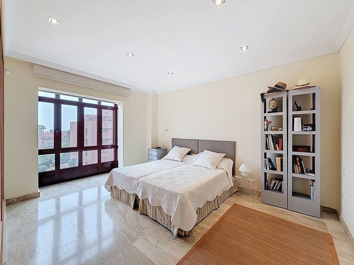 3 camera da letto Appartamento sulla Spiaggia in vendita in Costalita con piscina garage - 1.075.000 € (Rif: 9699198)