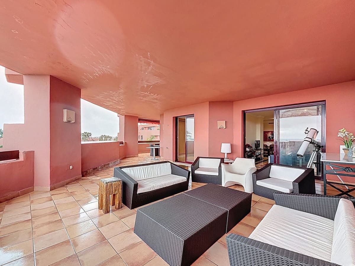 3 bedroom Beach Apartment for sale in Costalita with pool garage - € 1,075,000 (Ref: 9699198)