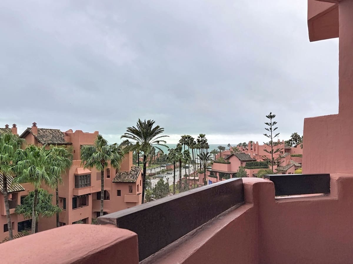 3 bedroom Beach Apartment for sale in Costalita with pool garage - € 1,075,000 (Ref: 9699198)