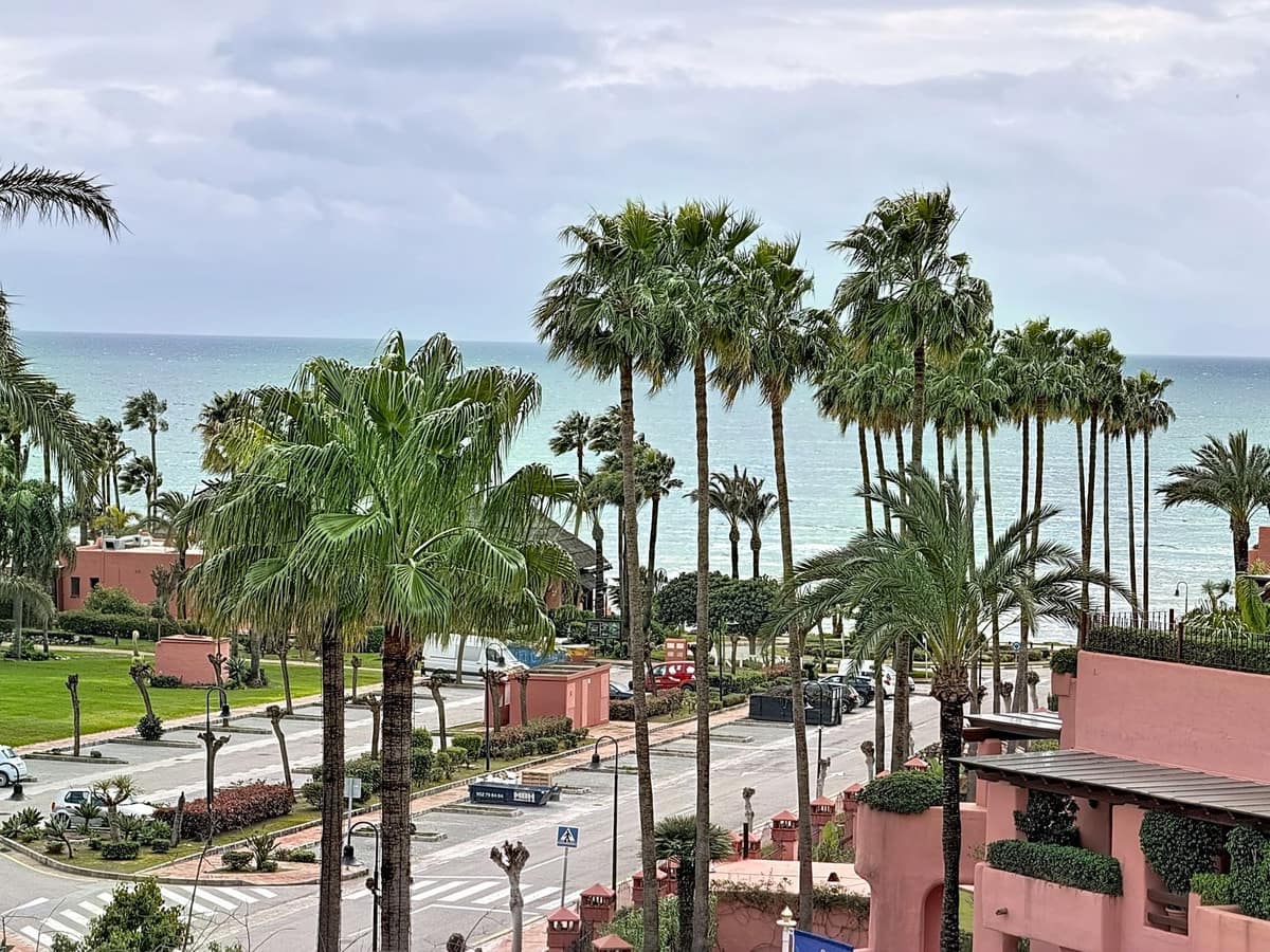 3 bedroom Beach Apartment for sale in Costalita with pool garage - € 1,075,000 (Ref: 9699198)